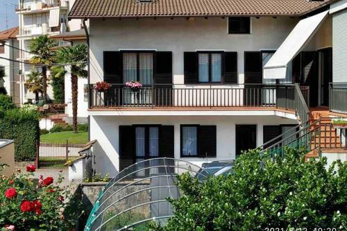 Apartamento Holiday House By The Lake