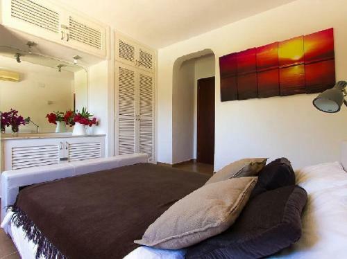 Peaceful Location And Only 10 Mins Walk To Beach!