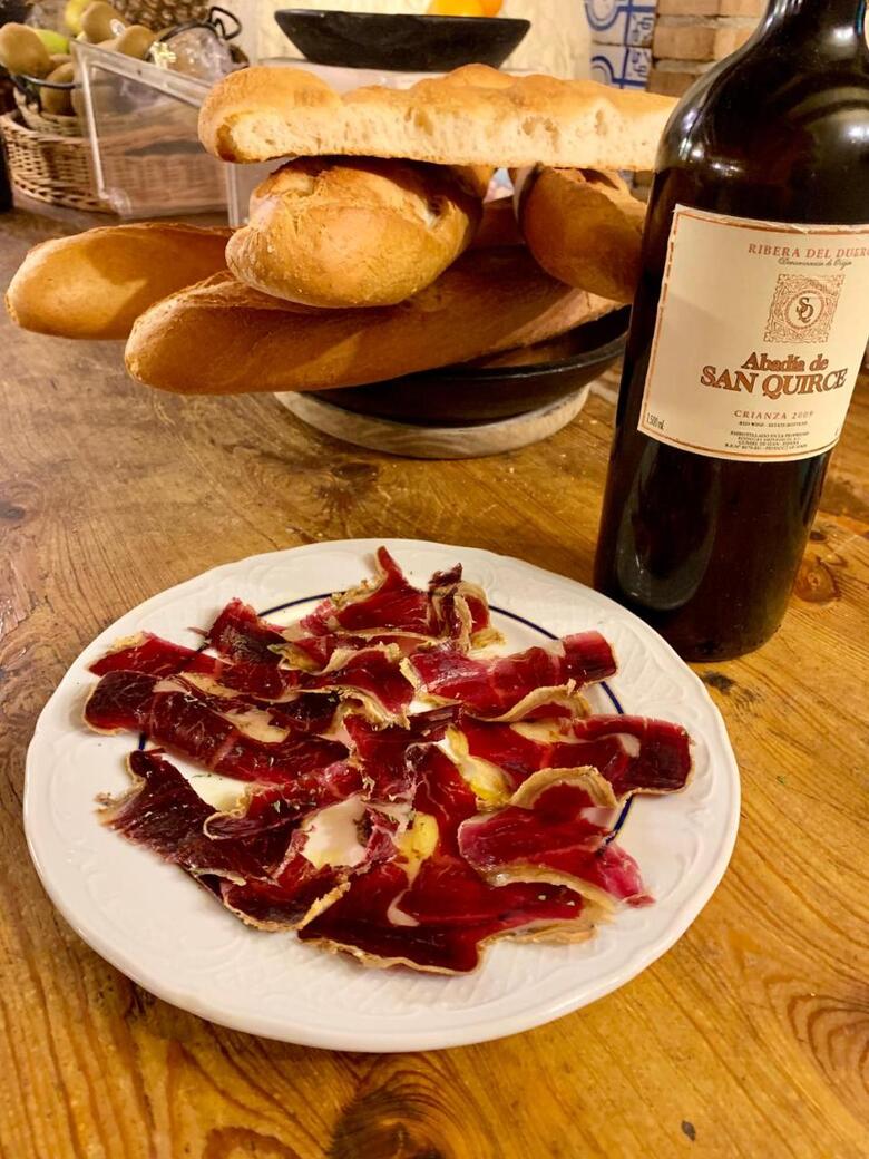 Hotel Tres Coronas De Silos