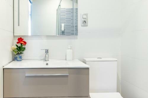 Hostal Cruces Metro Rooms