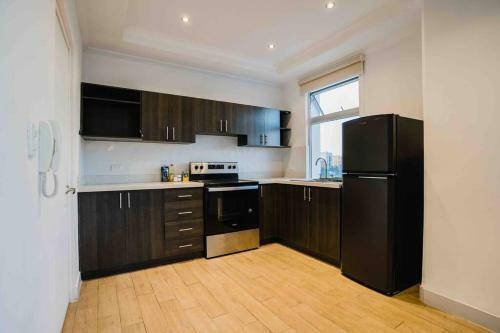 Comfy Apartment - Self Check In & Free Parking