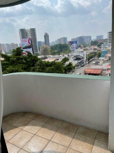 Apartamento Edif�cio Vista Verde - Oakland - Zona 10