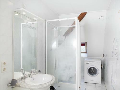 Agroturismo Spacious Farmhouse In Eede With Private Terrace