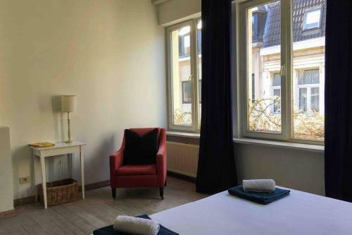 Apartamento Spacious Duplex + Terrace In Ghent. Top Location!