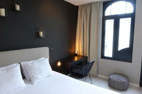 3 Room Luxury Design Apartment