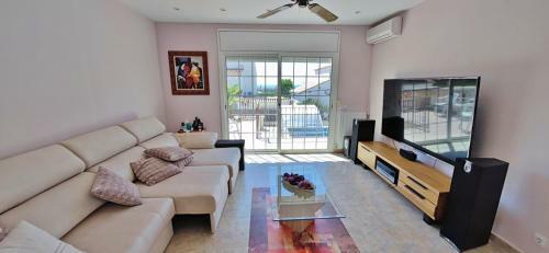 Magn�fica Y Espaciosa Villa Con Piscina Y Jardin