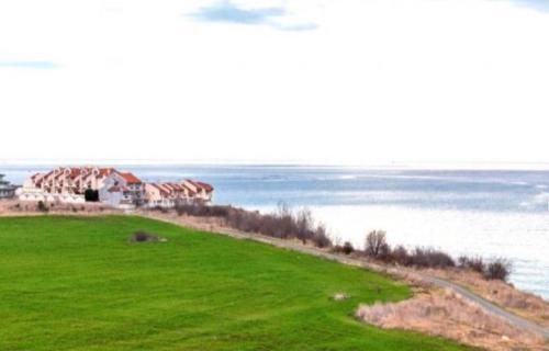 Sea View 1 Bed Apartment With Stunning Ocean Views