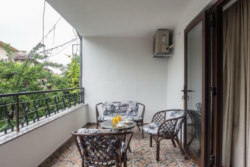 Luxury New Three Bedroom Apartment