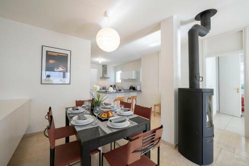 City Lake Apartment
