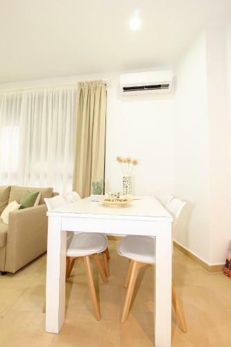 Deluxe Apartment San Julian With Parking