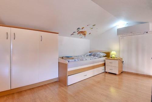 Apartment Stela