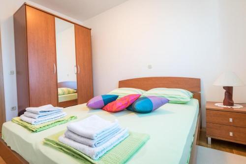 Apartments With A Parking Space Makarska - 17709