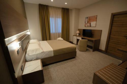 Building Hotel