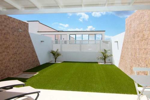 Ground Floor Apartment Suite With Private Garden, Los Charcos