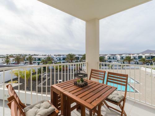Moderno Apartamento Con Piscina En Costa Teguise