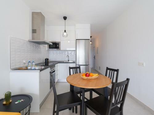 Moderno Apartamento Con Piscina En Costa Teguise