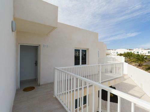 Moderno Apartamento Con Piscina En Costa Teguise