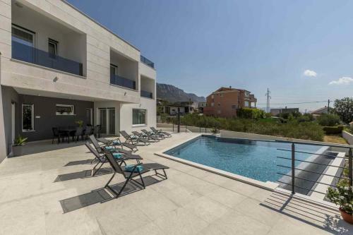 Luxury Villa Adonis Split With Private Pool, Jacuzzi, Sauna And Gym