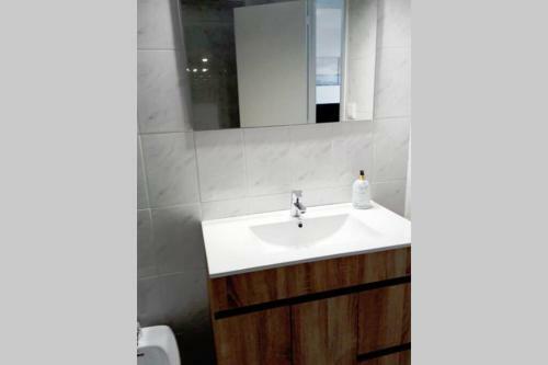 Apartamento En Primera L�nea de Playa En Torre Del Mar