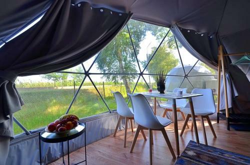 Slowly Glamping Osada Nad Wod?