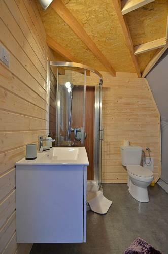 Slowly Glamping Osada Nad Wod?