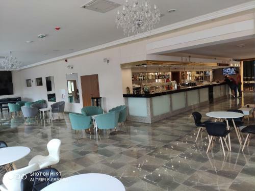 Hotel I Restauracja Admira?