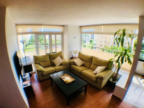 Fully Furnished Luxury Apartment By The Beach.