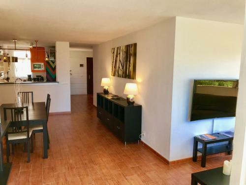 Fully Furnished Luxury Apartment By The Beach.