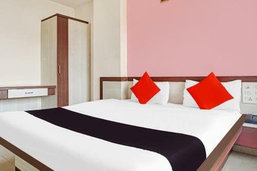 Collection O 81375 Hotel Amruta Deluxe Executive