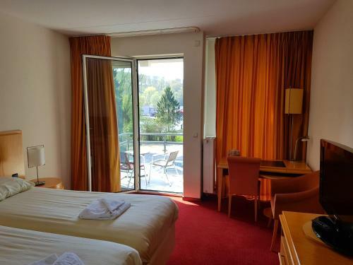 Hotel 2000