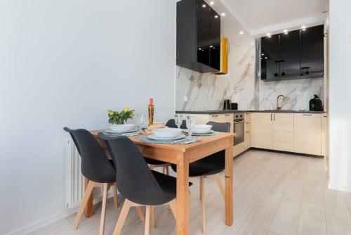 Ostoya Pucka Apartament By Renters