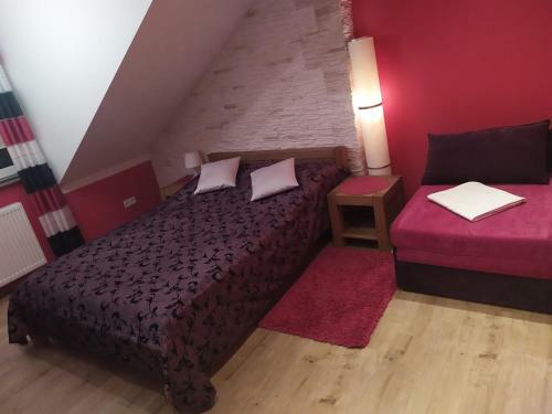 Pokoje Go?cinne Domki Apartamenty Awer