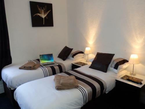 Bed & Breakfast The Monarch Hotel
