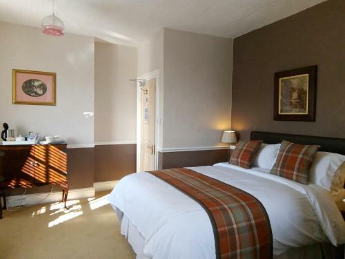 Alcombe House Hotel