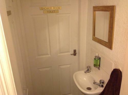Hostal Albany Guest House