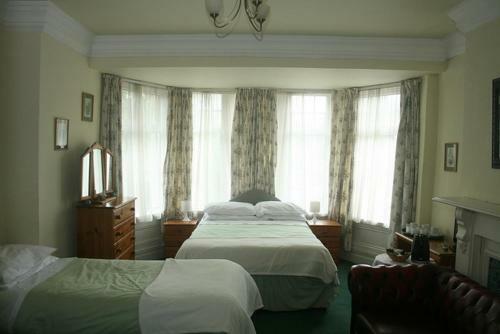 Hostal The Knoll Guesthouse