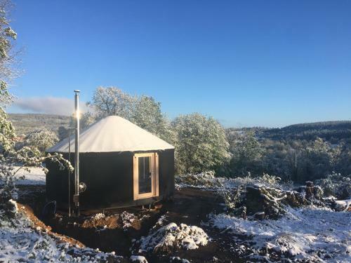 Black Yurt Chromiec