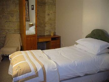 Hostal Kingston Country Courtyard
