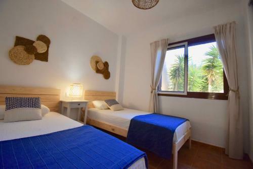 Apartamento Bah�a Marinas - Tu Casa Con Jard�n Privado!