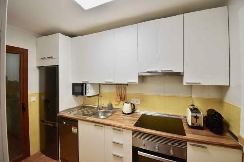 Apartamento Bah�a Marinas - Tu Casa Con Jard�n Privado!