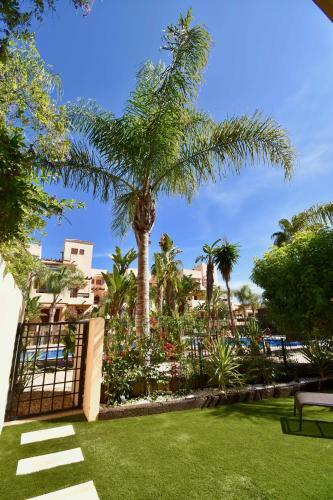 Apartamento Bah�a Marinas - Tu Casa Con Jard�n Privado!