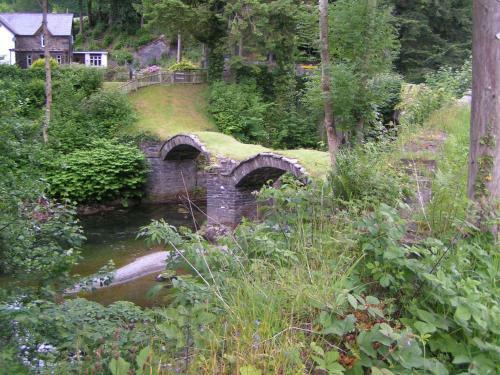 Dolbrodmaeth Riverside Hotel