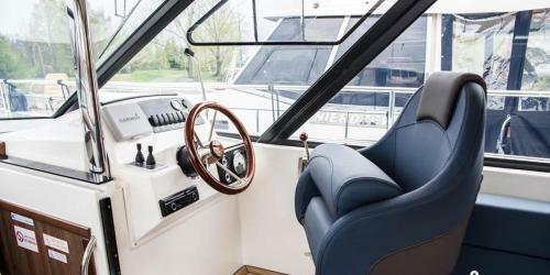 Jacht Motorowy Nautika 1300 Lux