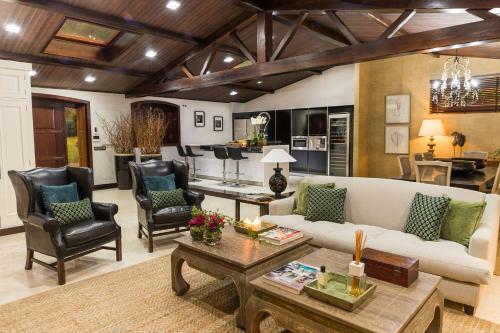 Villa Luxury Rustic House - O Rego Da Santa Mari�a