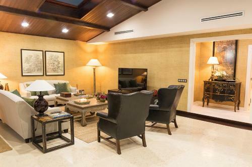 Villa Luxury Rustic House - O Rego Da Santa Mari�a
