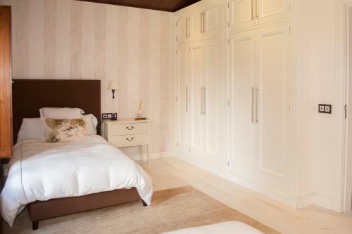 Villa Luxury Rustic House - O Rego Da Santa Mari�a