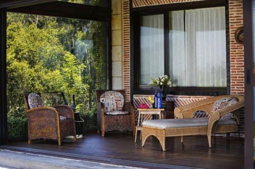 Casa Con Gran Jard�n Y Piscina En Cabarceno