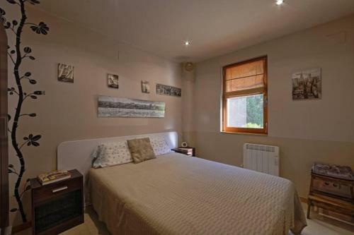 Casa Con Gran Jard�n Y Piscina En Cabarceno