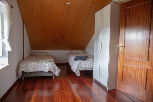 Beachfront Surf & Holiday House, Up To 12 Persons
