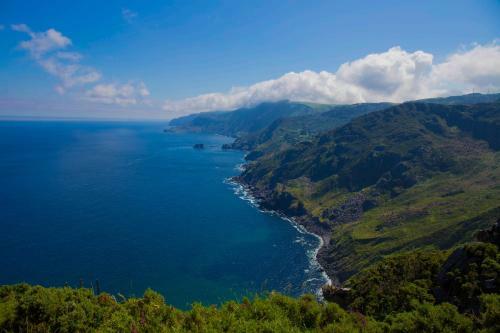 Beachfront Surf & Holiday House, Up To 12 Persons